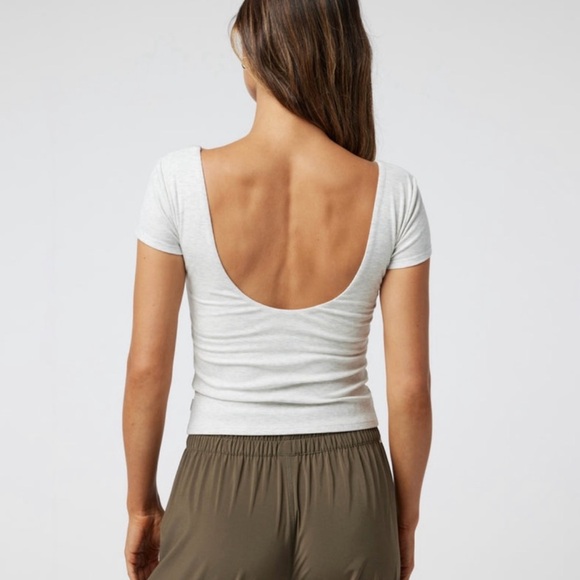 Vuori Pose Scoopback Tee Size S - Picture 2 of 6